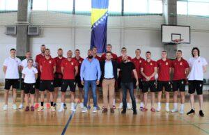 Premijer Nihad Uk i ministar kulture i sporta KS Kenan Magoda danas posjetili klub na pripremama